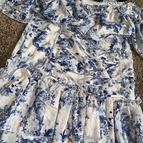 PrettyLittleThing Floral Lace Up Bodycon Dress - Picture 3 of 6